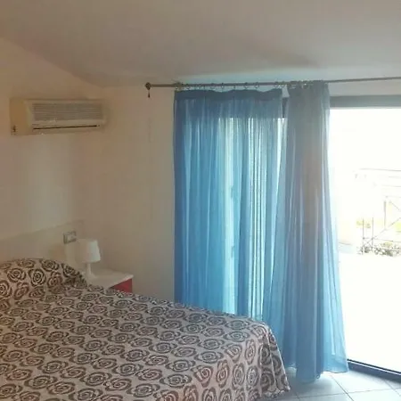 Bay 23 Apartment *